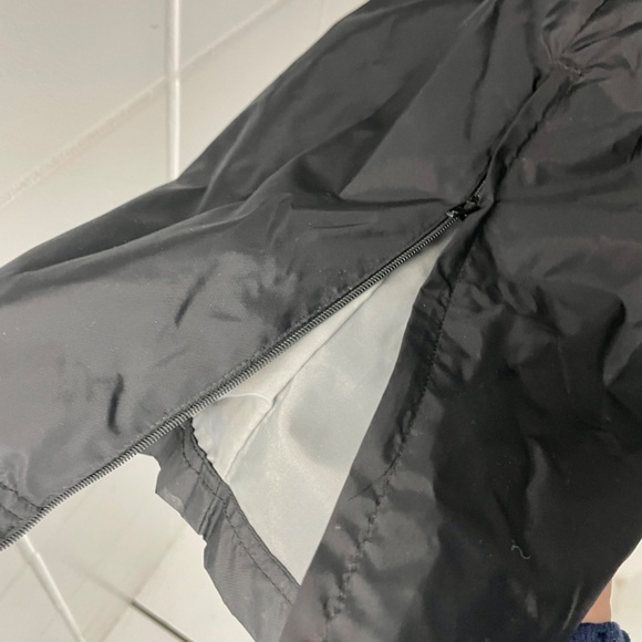 Mens XL black Adidas windbreaker pants - Picture 3 of 3